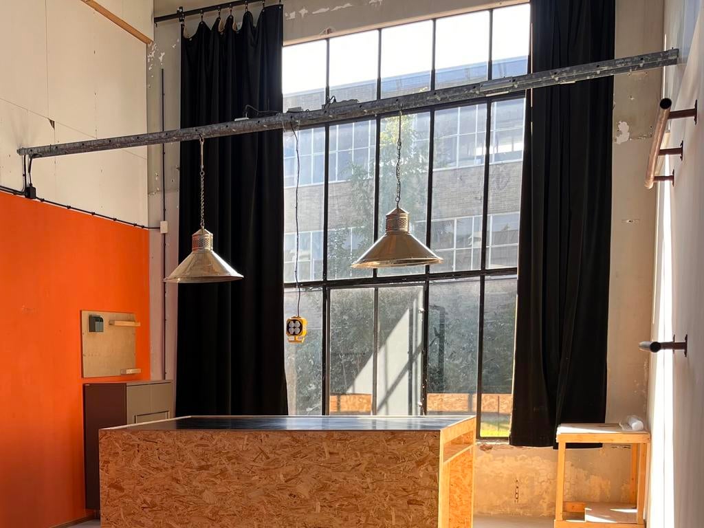 Zwarte theatergordijnen incl. Rails, Ophalen, Zo goed als nieuw, 200 cm of meer