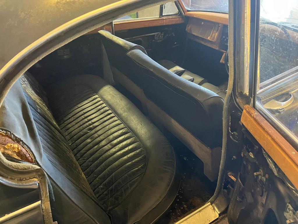 Mooie Britse combi deal! Triumph Dolomite EN een Daimler V8, 94 pk, 4 cilinders, Bruin, Origineel Nederlands