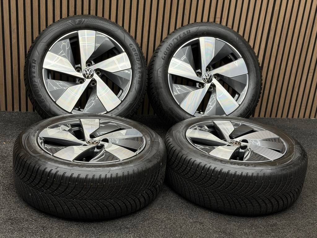 Originele 17 inch VW Passat B9 Bologna 5x112 ET41 All Season, Ophalen, 215 mm, ., Banden en Velgen