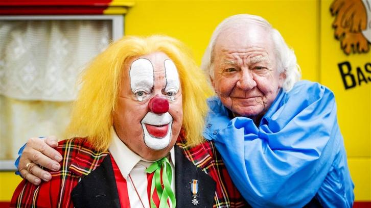 Gevraagd oude tv afleveringen van Bassie en Adriaan, Cd's en Dvd's, VHS | Kinderen en Jeugd, Zo goed als nieuw, Kinderprogramma's en -films