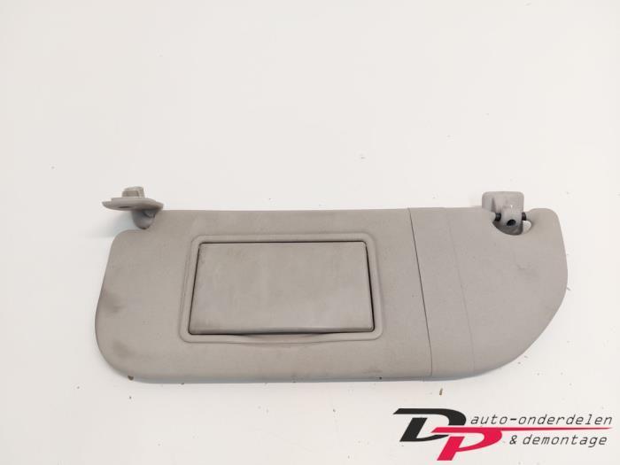 Zonneklep van een Toyota Aygo, Auto-onderdelen, Interieur en Bekleding, Toyota, Gebruikt, 3 maanden garantie, Ophalen of Verzenden