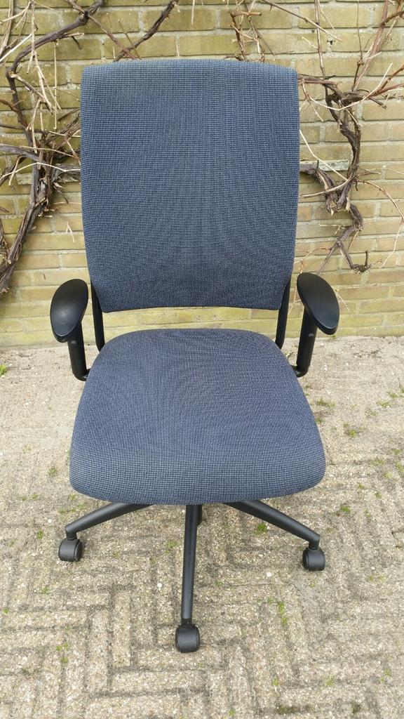 Röder bureaustoel ergonomisch, Huis en Inrichting, Ophalen, Gaming bureaustoel, Gebruikt, Grijs