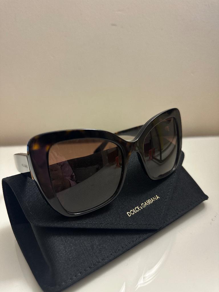 Zonnebril Dolce & Gabbana, Sieraden, Tassen en Uiterlijk, Zonnebrillen en Brillen | Dames, Ophalen, Zonnebril, Bruin, Zo goed als nieuw