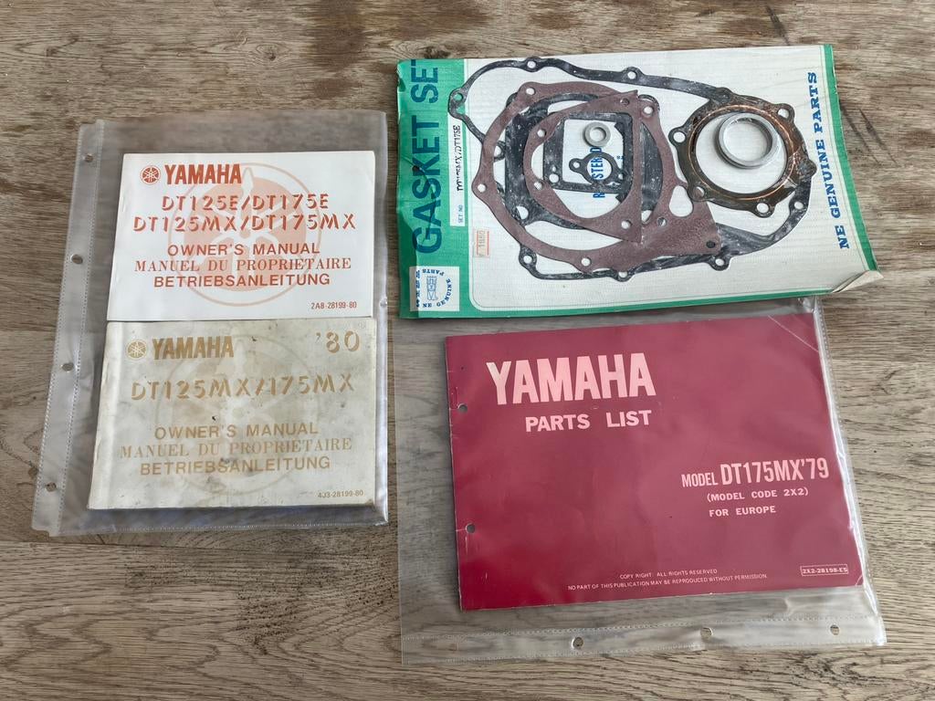 Yamaha dt 175 boekjes en pakkingset, Motoren, Ophalen of Verzenden, Nieuw