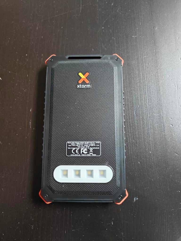 XTORM powerbank met zonnepaneel, Ophalen of Verzenden, Gebruikt, XTORM