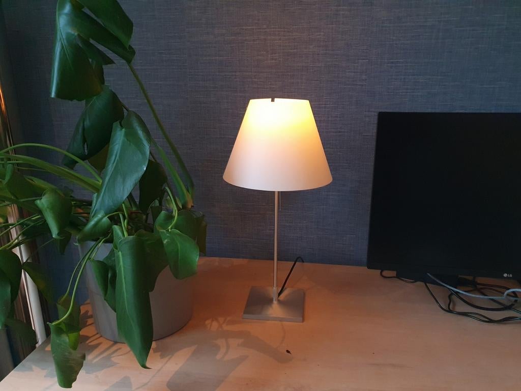 Luceplan tafellamp, modern design, Made in Italy, Modern design, 50 tot 75 cm, Ophalen of Verzenden, Zo goed als nieuw