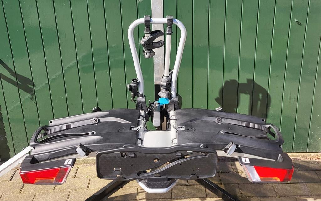 Thule easyfold 931 Fietsendrager + Oprijgoot – Nieuwstaat, Ophalen, Elektrische fiets, Zo goed als nieuw, 2 fietsen
