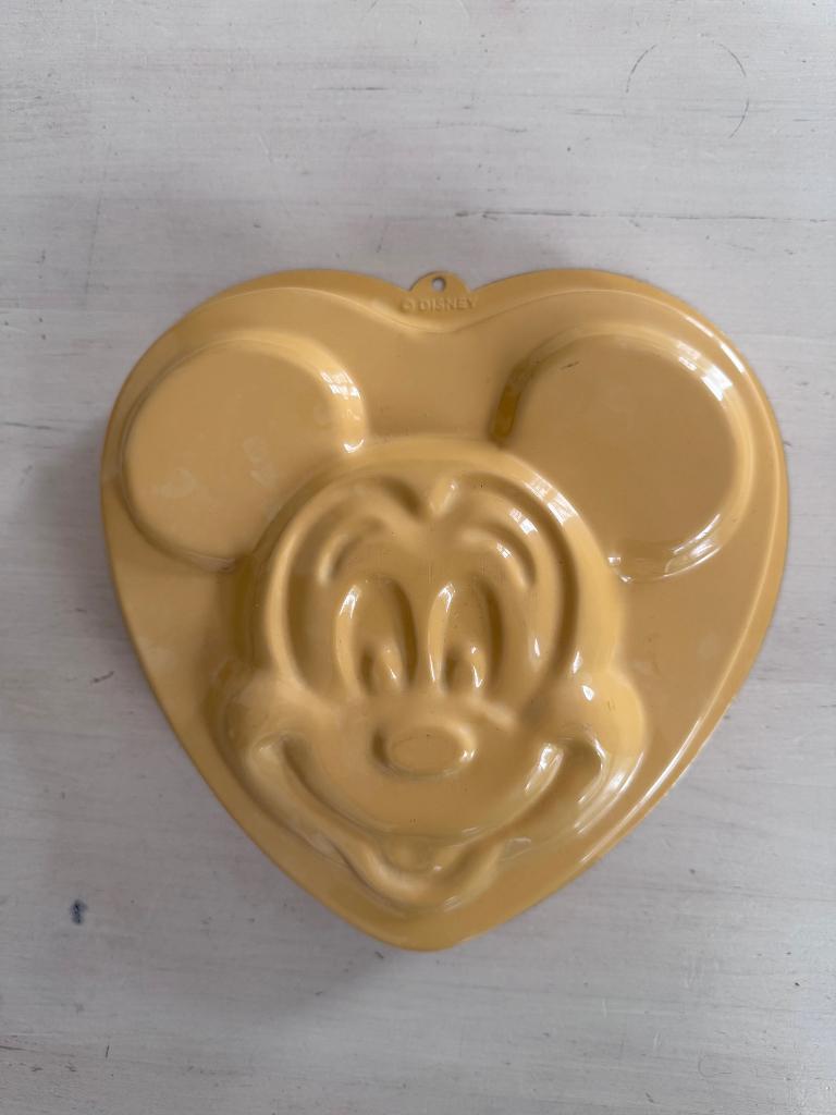 bakblik disney mickey mouse taartvorm hart hartje bakvorm, Ophalen of Verzenden, Zo goed als nieuw