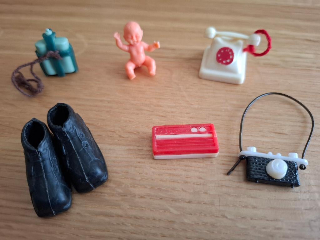 Barbie en andere poppen Accessoires 2, Ophalen of Verzenden, Gebruikt, Accessoires