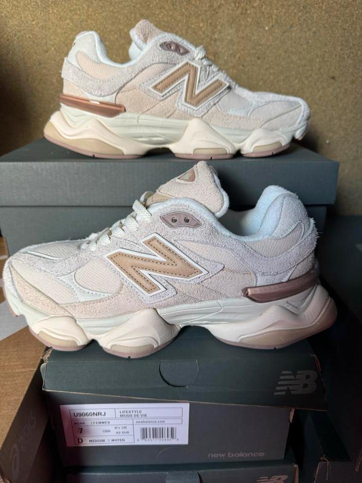 New Balance 9060 Seasalt Brown - Maat 39 - Nieuw, Kleding | Dames, Ophalen of Verzenden, Nieuw, Bruin, Sneakers of Gympen