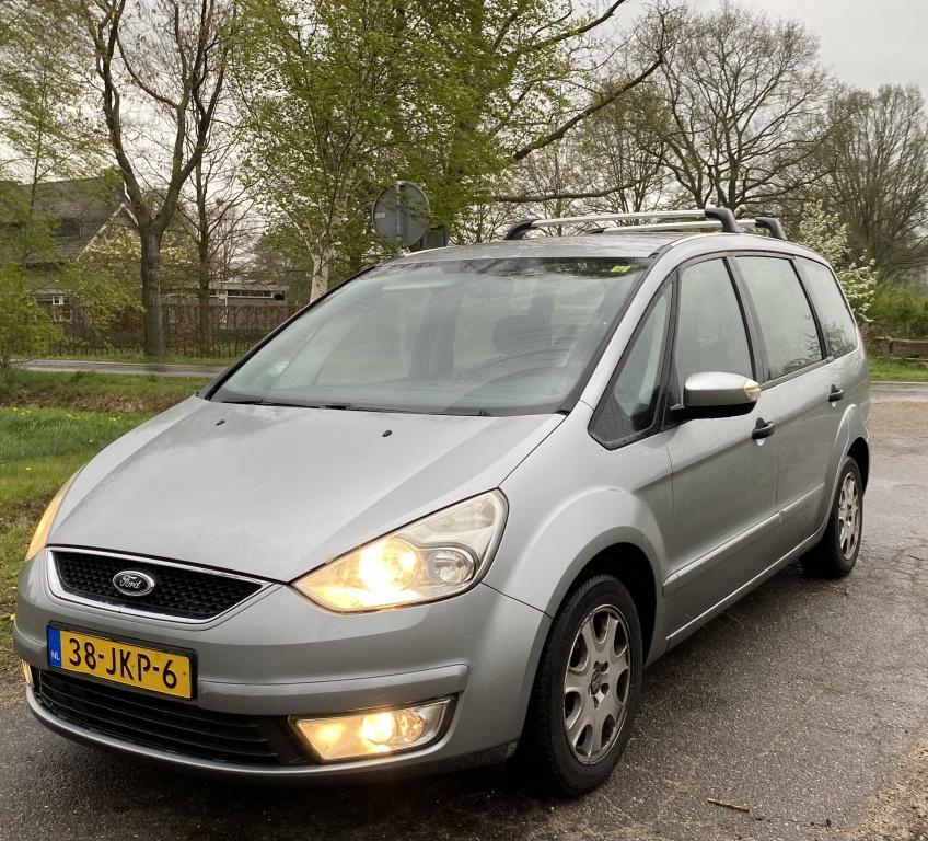 Ford Galaxy 7,personen 2.0-16V Trend (bj 2007), Auto's, Voorwielaandrijving, Gebruikt, 7 stoelen, Metallic lak