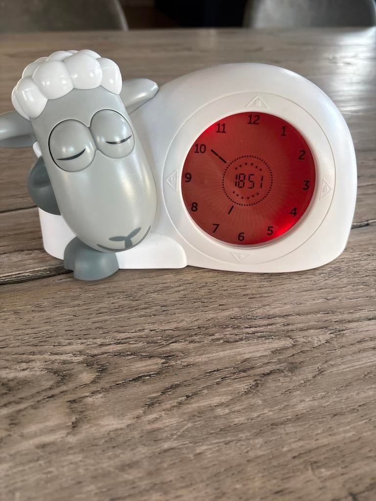 Zazu Sam slaaptrainer schaap - Digitale wekker voor kinderen, Witgoed en Apparatuur, Wekkers, Ophalen of Verzenden, Gebruikt, Digitaal