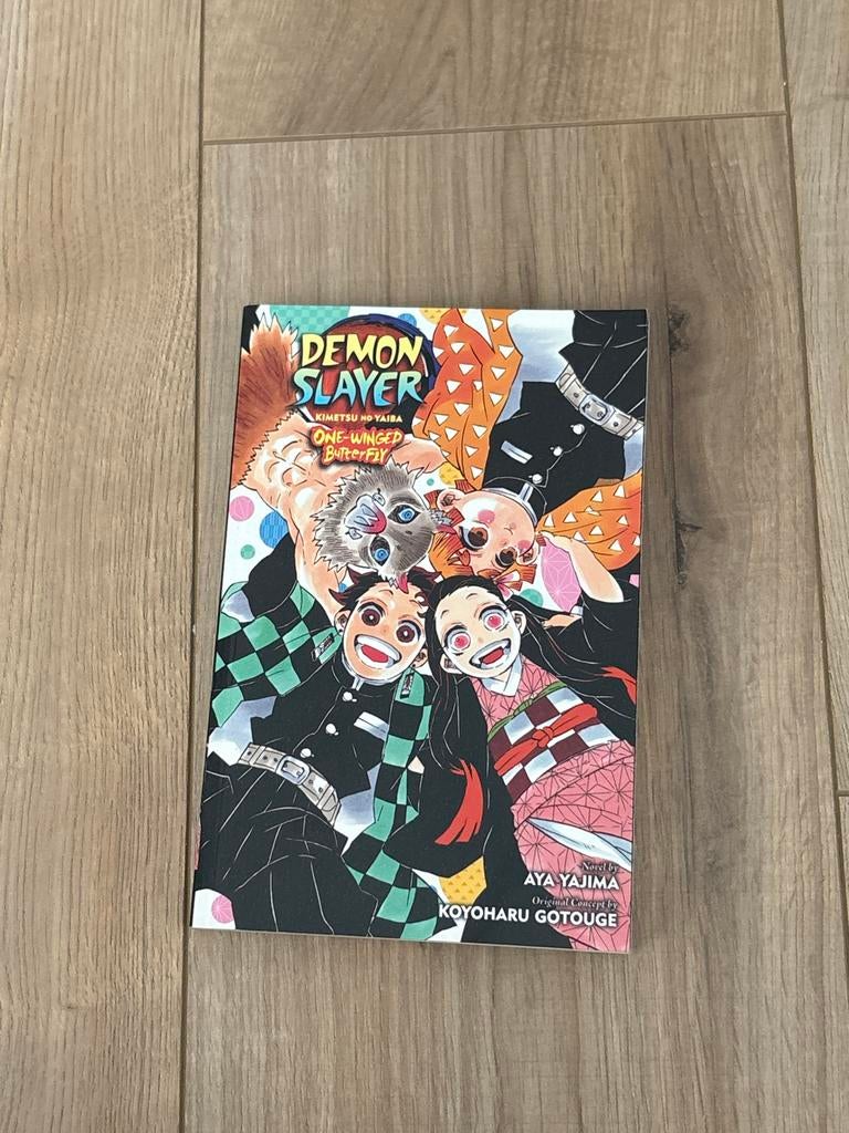 Demon Slayer: Kimetsu no Yaiba - One-Winged Butterfly, Boeken, Ophalen of Verzenden, Zo goed als nieuw