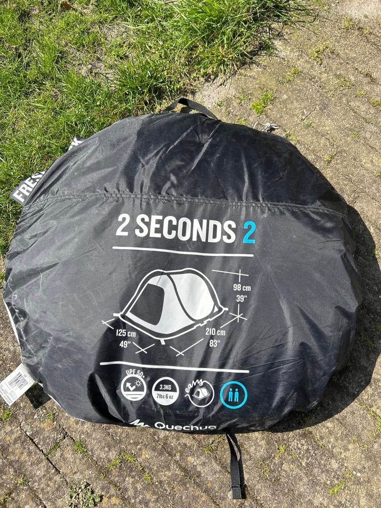 Quechua 2 Seconds 2 Fresh & Black Pop-up Tent, Ophalen of Verzenden, Gebruikt, Tot en met 2