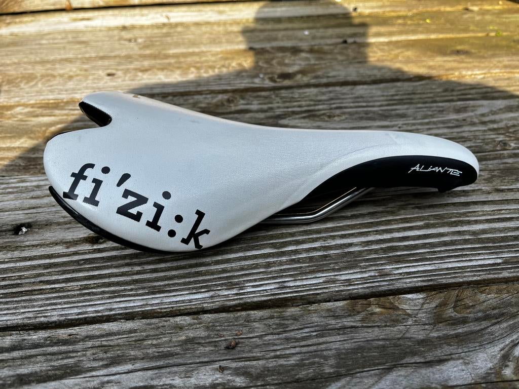 Fizik heren zadel (wielrennen), Ophalen of Verzenden, Gebruikt