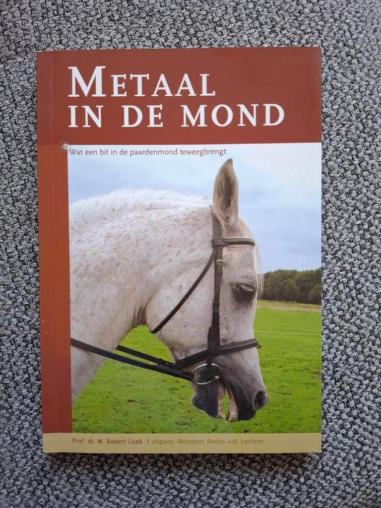 W.R. Cook - Metaal in de mond, Ophalen of Verzenden, Zo goed als nieuw