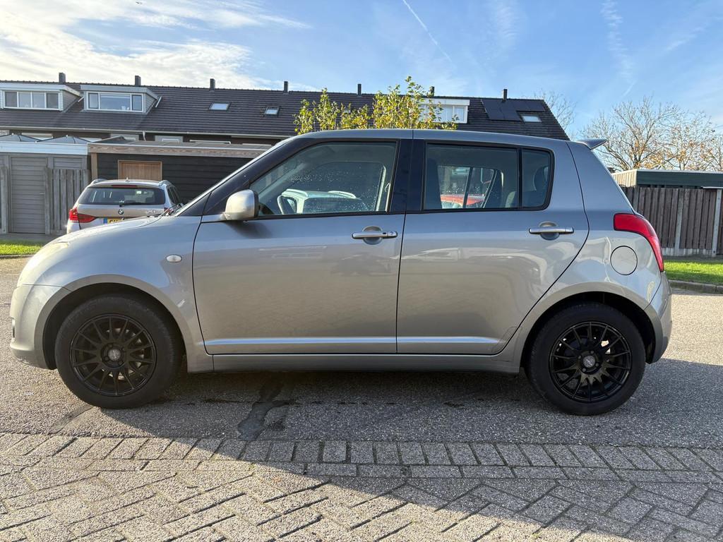 Suzuki Swift 1.3 Bandit 5DR*Navigatie*Clima*NAP*LM velgen*19, Voorwielaandrijving, 400 kg, Swift, Bedrijf