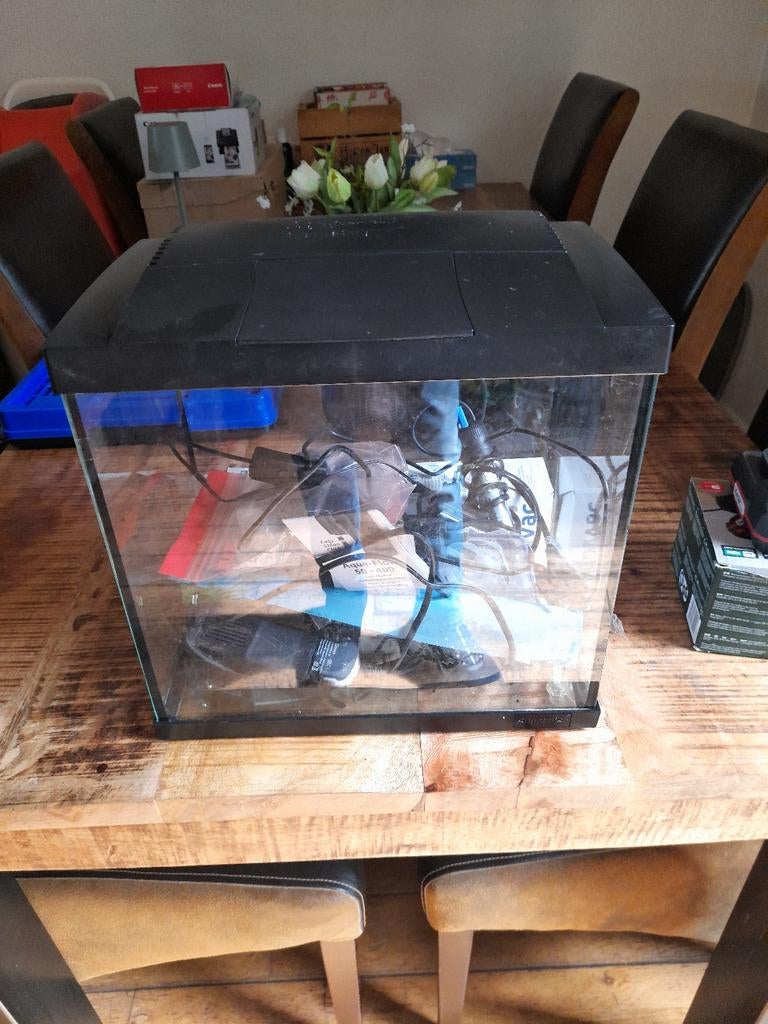 Mooi kunststof 30 liter aquarium met alle toebehoren, Dieren en Toebehoren, Ophalen, Zo goed als nieuw, Leeg aquarium