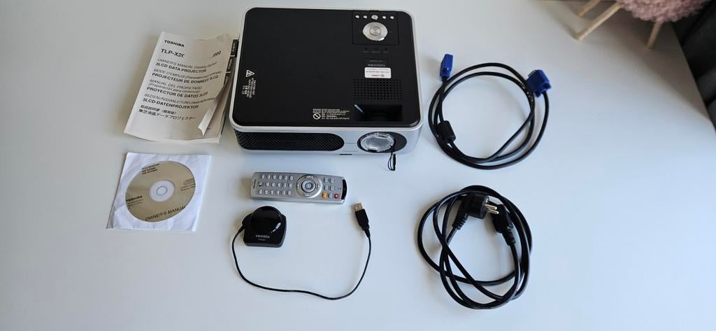 Toshiba TLP-X2000 beamer, Audio, Tv en Foto, Beamers, Ophalen of Verzenden