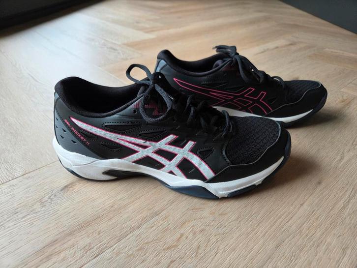 ASICS Gel-Rocket 11 Sportschoenen - Maat 41,5, Kleding | Dames, Schoenen, Zo goed als nieuw, Sportschoenen, Zwart, Ophalen of Verzenden