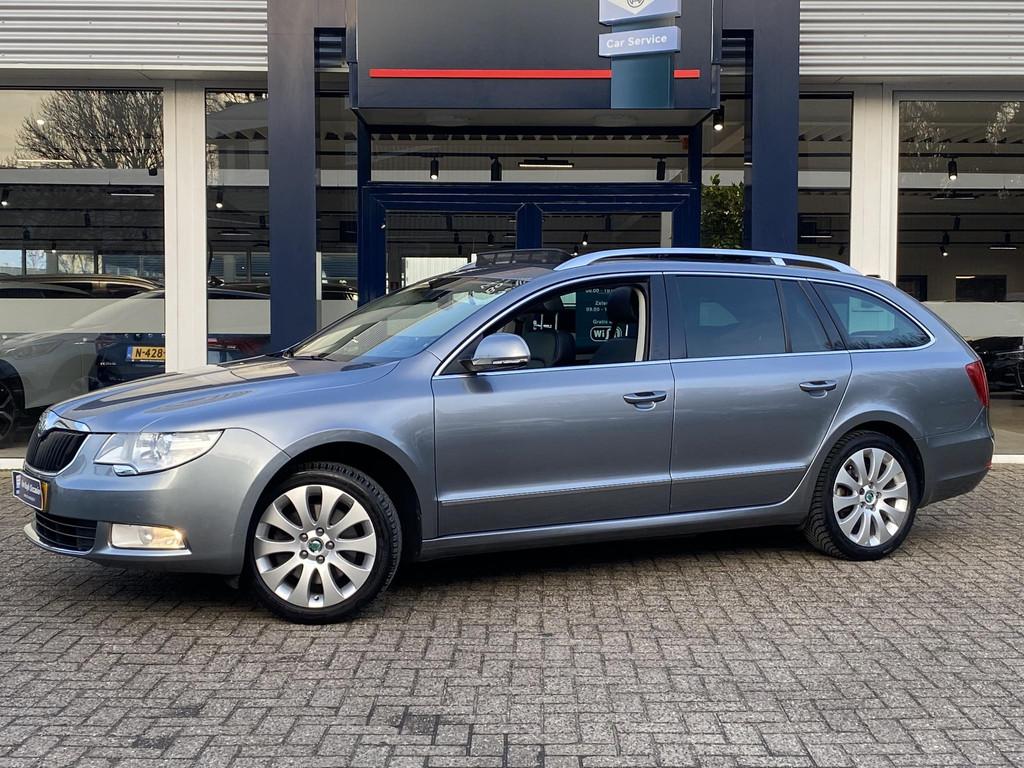 Skoda Superb Combi 2.0 TSI Elegance Business Line / Automaat, Auto's, Skoda, Euro 5, Stoelverwarming, Gebruikt, Zwart