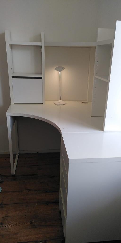 Micke Hoekbureayu IKEA (ladenblok al gereserveerd), Ophalen, Gebruikt, Spaanplaat of MDF, Hoekbureau