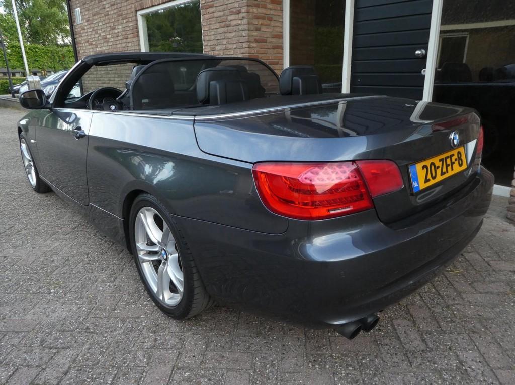 BMW 3-serie Cabrio 325i Leder / Navi, 13 km/l, Achterwielaandrijving, Gebruikt, Zwart