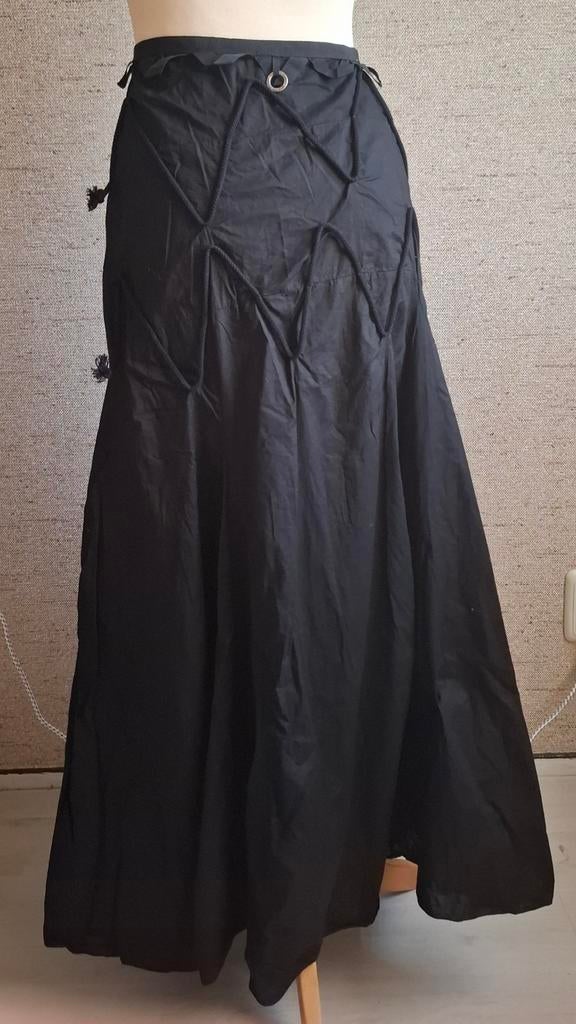 Rok Save the Queen, maat M, Ophalen of Verzenden, Zo goed als nieuw, Zwart, Onder de knie