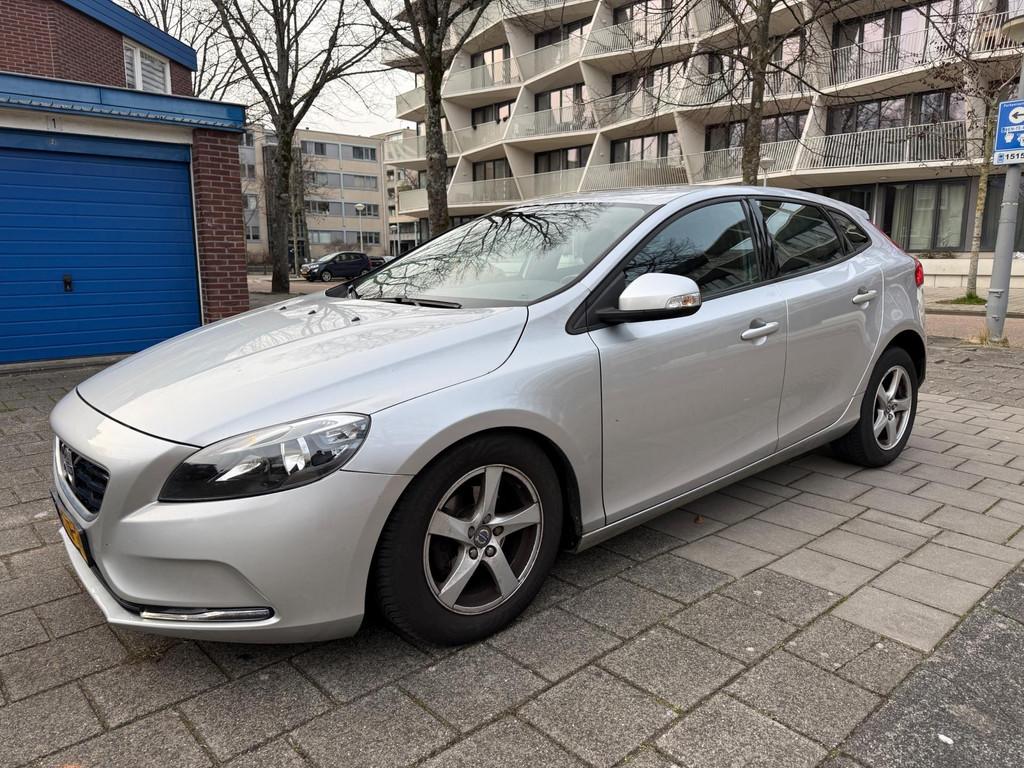 Volvo V40 1.6 D2 Momentum Business NW APK, Auto's, Volvo, Bedrijf, Te koop, V40, ABS, Airbags, Airconditioning, Alarm, Boordcomputer