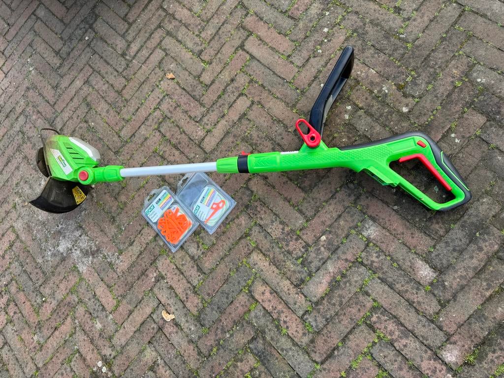 Florabest elektrische graskantenmaaier met accu en mesjes, Ophalen, Gebruikt, Accu-grasmaaier