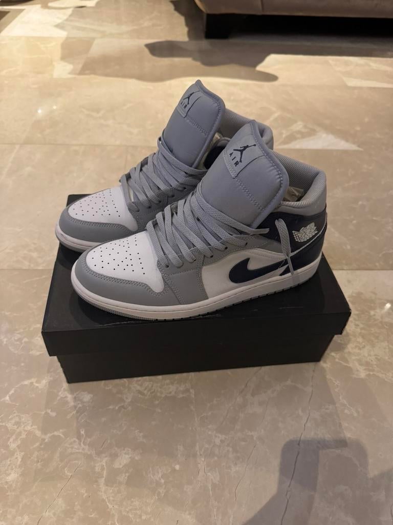 Air Jordan 1 Mid, Overige kleuren, Ophalen of Verzenden, Sneakers of Gympen, Zo goed als nieuw