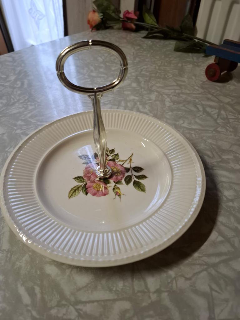 Briar rose wedgwood etagere puntgaaf, Ophalen of Verzenden, Zo goed als nieuw