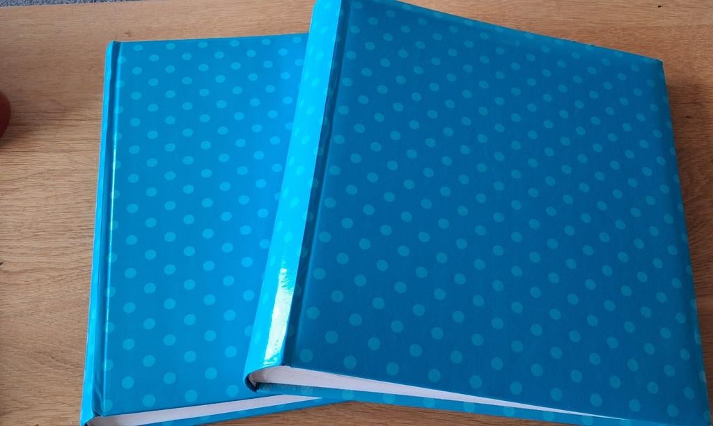 2x Blauwe Fotoalbums met stippen, Audio, Tv en Foto, Fotoalbums en Accessoires, Ophalen of Verzenden, Fotoalbum