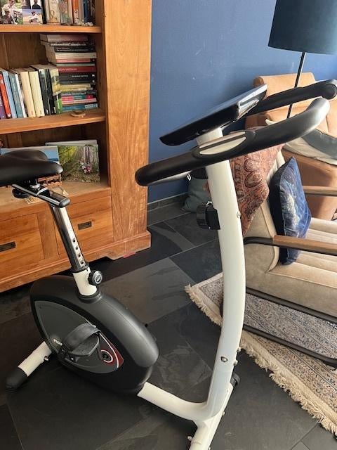 Hometrainer,   105 euro., Ophalen, Overige materialen, Gebruikt, Benen