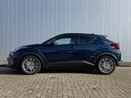 Toyota C-HR 2.0 Hybrid Executive NL Auto Trekhaak Stoel Stuu, Auto's, Toyota, 12 maanden, Euro 6, 4 cilinders, Blauw