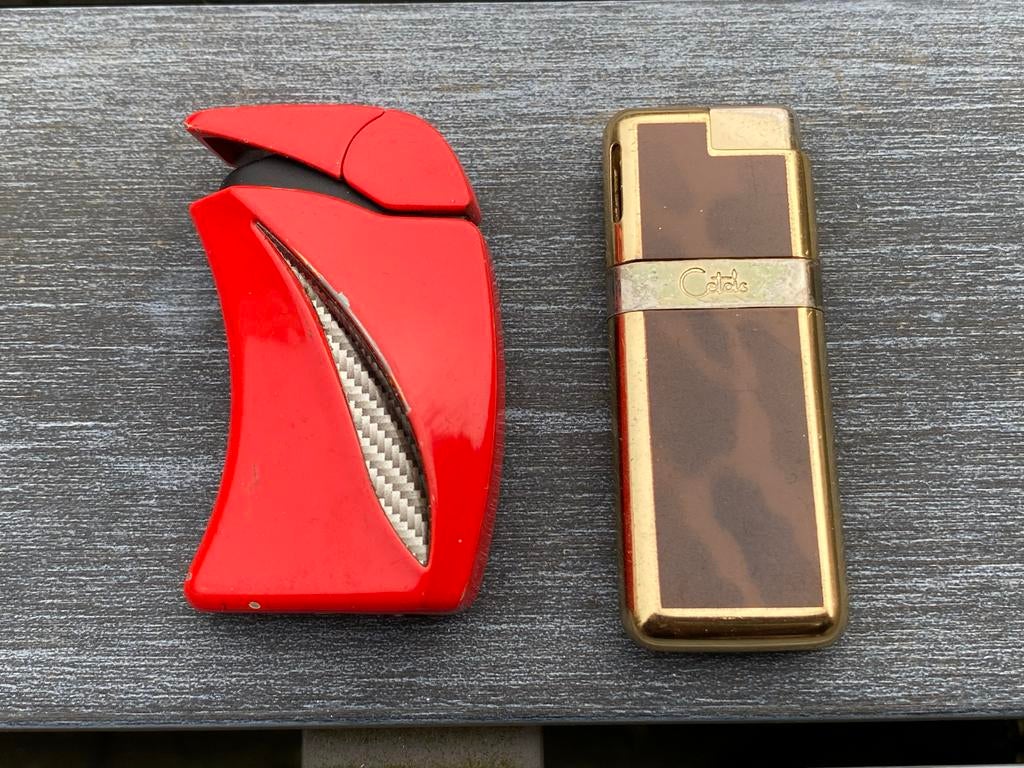 Twee vintage aanstekers Marlboro F1, Ophalen of Verzenden, Gebruikt, Aansteker