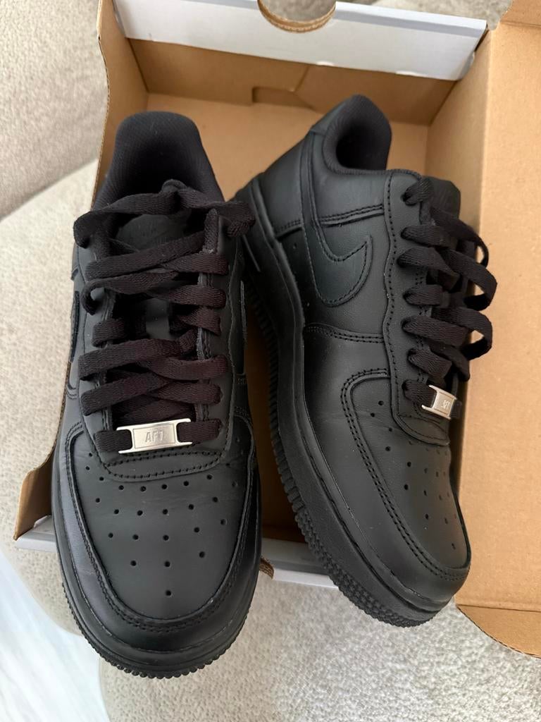 Zwarte Nike sneakers maat 37.5, Ophalen of Verzenden, Nieuw, Zwart, Sneakers of Gympen