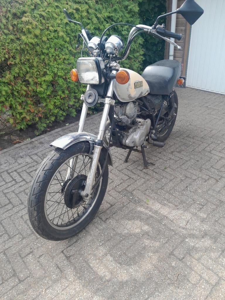 Oldtimer yamaha 250 cc viertakt bouwjaar 1978