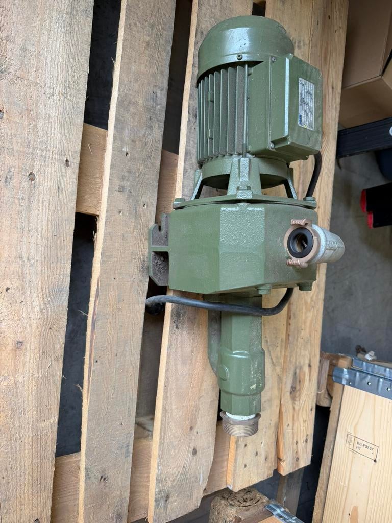 Sproei installatie, Ophalen, Zo goed als nieuw, Beregeningspomp