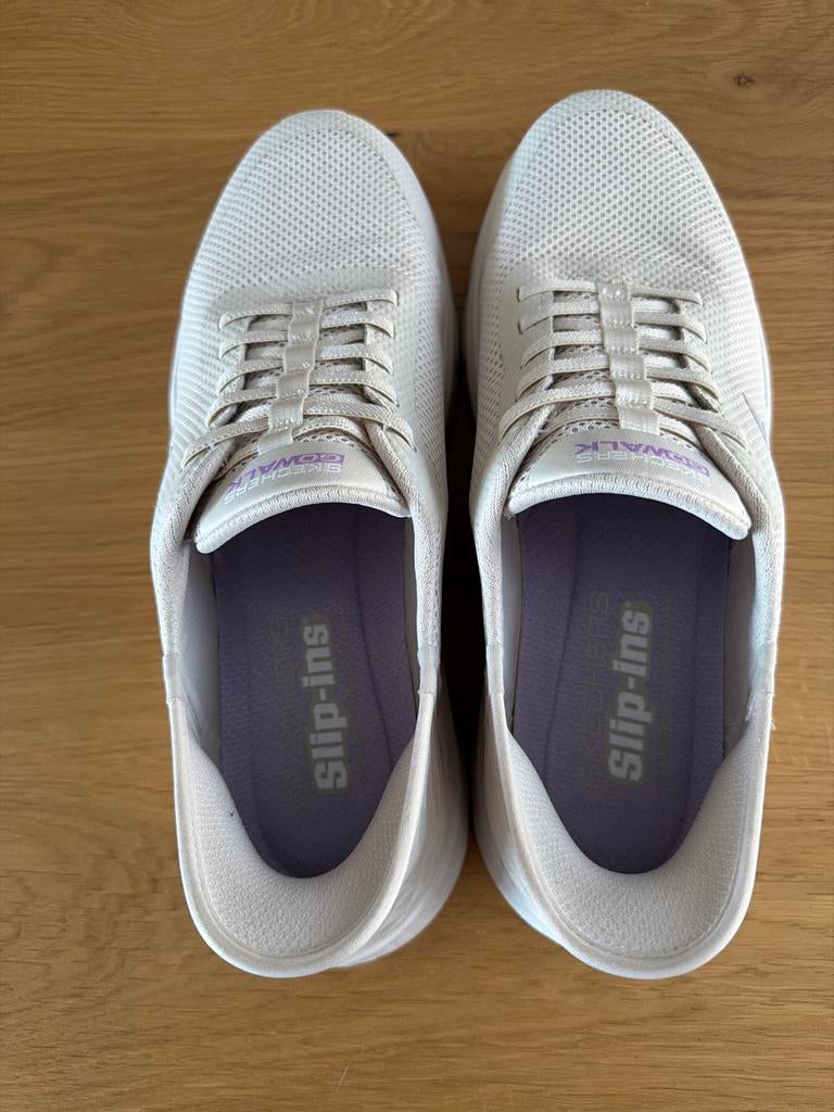 Skechers Go Walk Slip-ins - Zo goed als nieuw, Wit, Ophalen of Verzenden, Sneakers of Gympen, Zo goed als nieuw