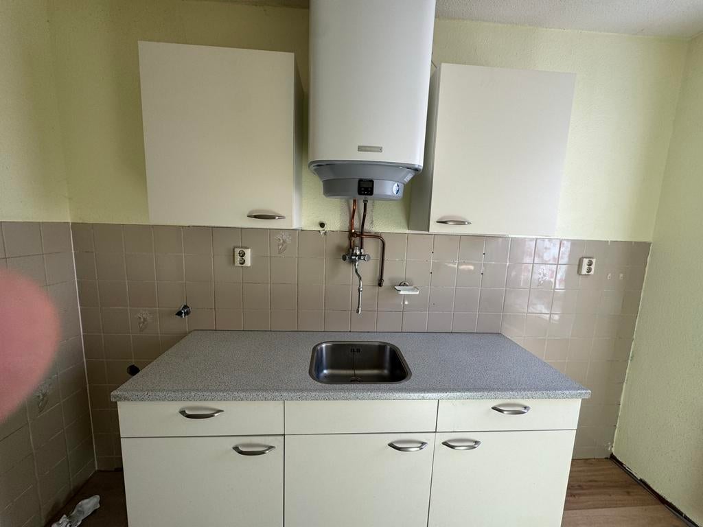 Keukenblok keller 1.80 incl werkblad en bovenkasten, Huis en Inrichting, Keuken | Complete keukens, Ophalen of Verzenden, Zo goed als nieuw