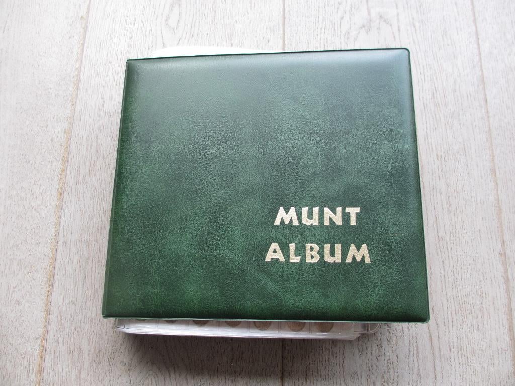 Groen album met Nederlandse munten van Juliana, Ophalen of Verzenden, Koningin Juliana, Overige waardes, Setje