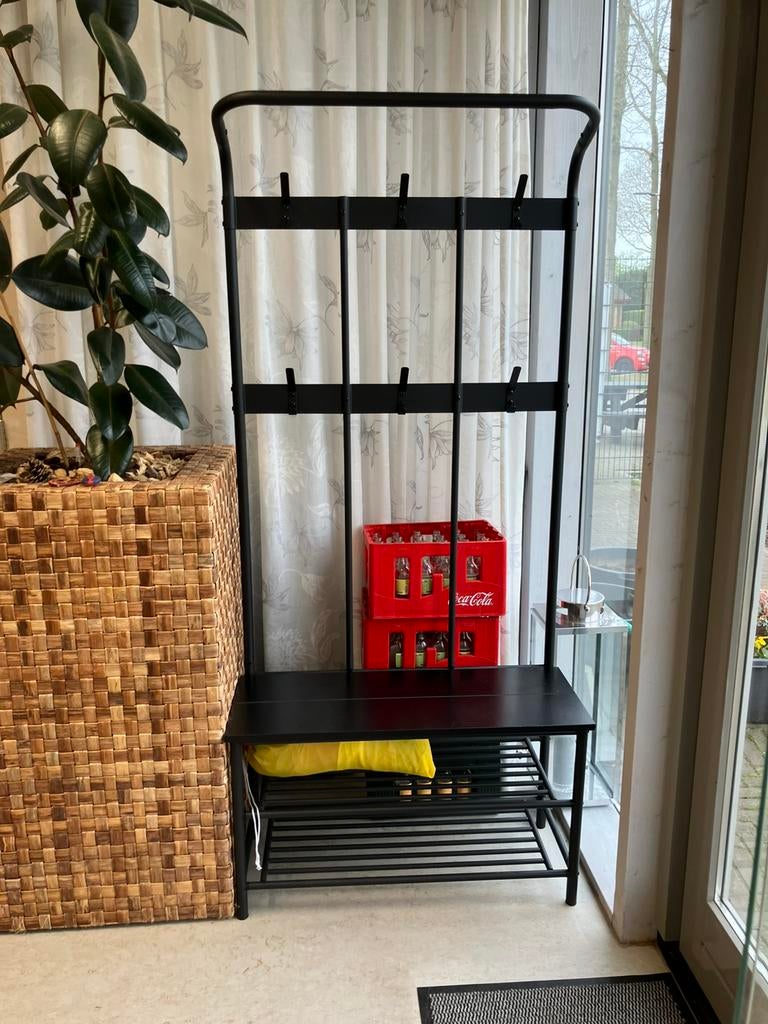 Zwarte industriële kapstok met schoenenrek, Ophalen, Zo goed als nieuw, Metaal, Staande kapstok