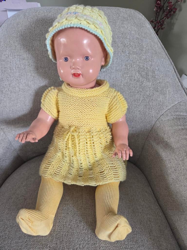 Vintage Babypop met Gebreide Kleding, Kinderen en Baby's, Speelgoed | Poppen, Ophalen of Verzenden, Gebruikt, Babypop