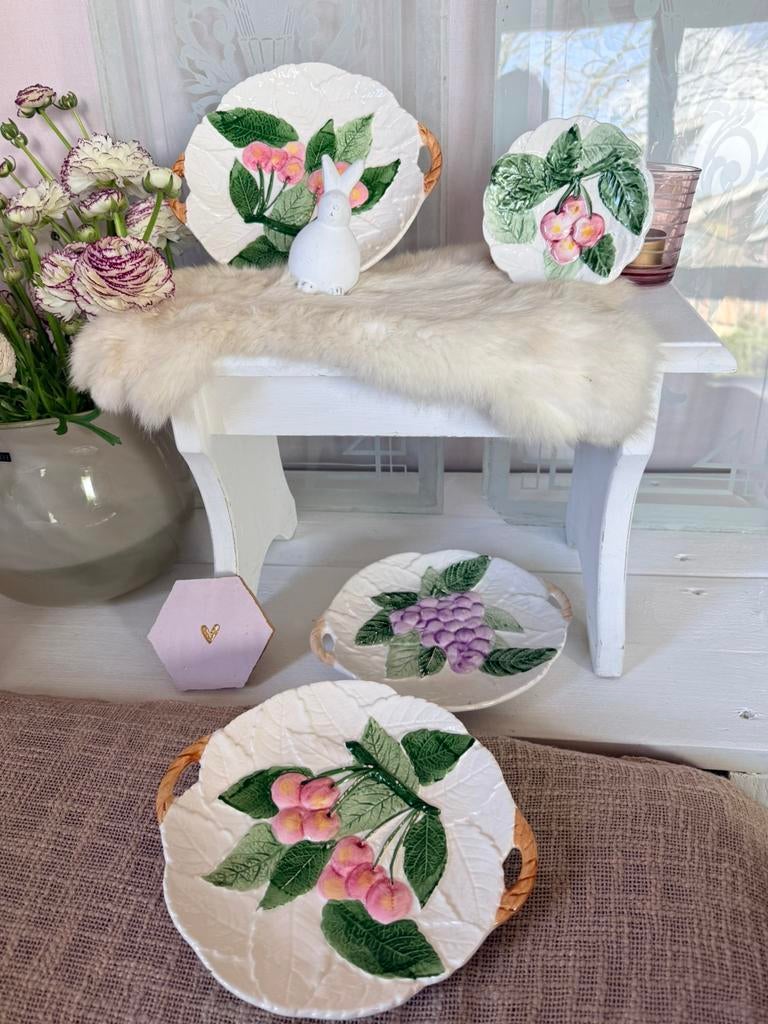 Barbotine fruitbordjes 4 dl zeer gave set Frankrijk, Antiek en Kunst, Antiek | Keramiek en Aardewerk, Ophalen