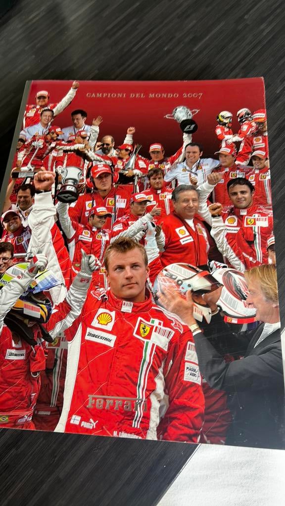 Ferrari jaarboek 2007, Verzamelen, Ophalen of Verzenden, Zo goed als nieuw, Buitenlandse clubs