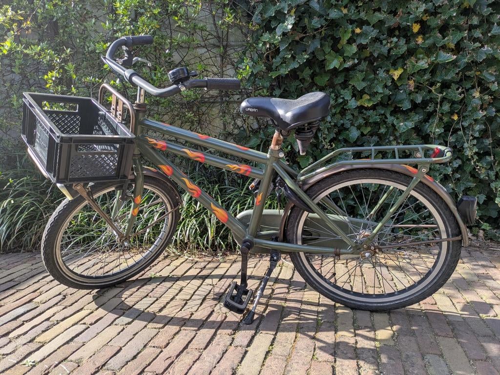 Kinderfiets 20 inch - legergroen met vlammen stickers, Fietsen en Brommers, Fietsen | Kinderfietsjes, Ophalen, Gebruikt, Terugtraprem