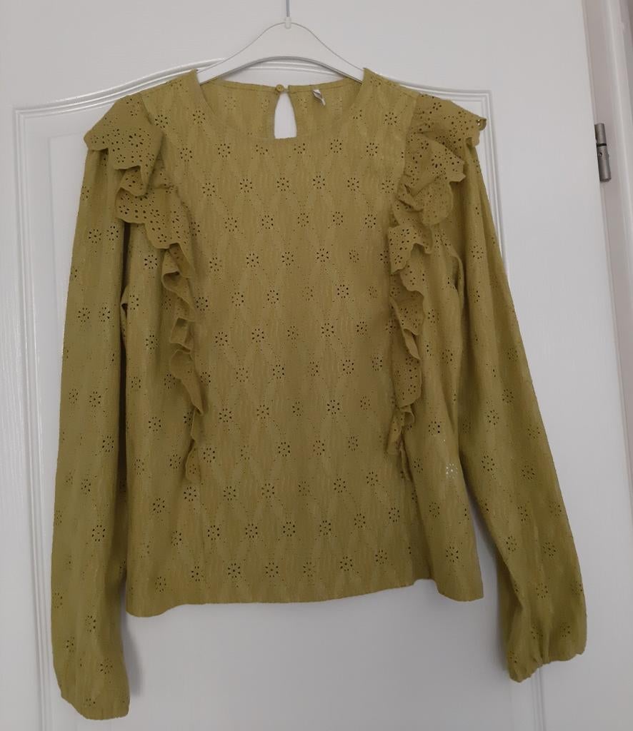 NIEUWE Kerrie Kleur Blouse met Ruches Maat M, Kleding | Dames, Ophalen of Verzenden, Nieuw, Maat 38/40 (M), Groen