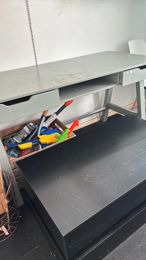 Leger groen bureau, Huis en Inrichting, Bureaus, Ophalen, Groen, Gebruikt, Hout