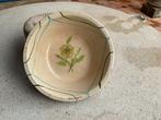 Mooie antieke schaal met bloem  diam.31 cm. 85 euro, Ophalen of Verzenden